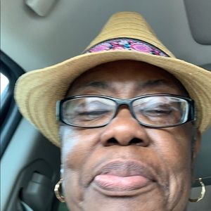 Meet your Posher, Janet